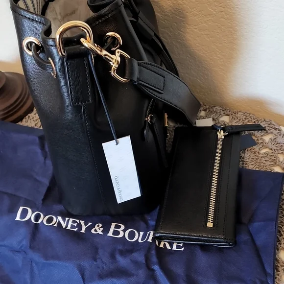 Dooney and Bourke pc bag set
